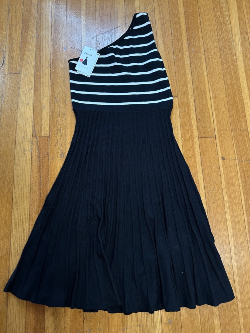 Zesica One Shoulder Sleeveless Black & White Striped Knit Dress Size M